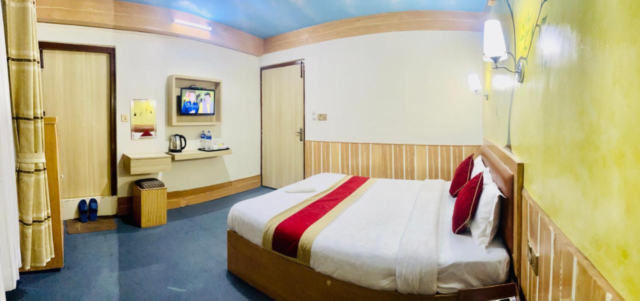 Thamel Seasons Hotel 카트만두 외부 사진