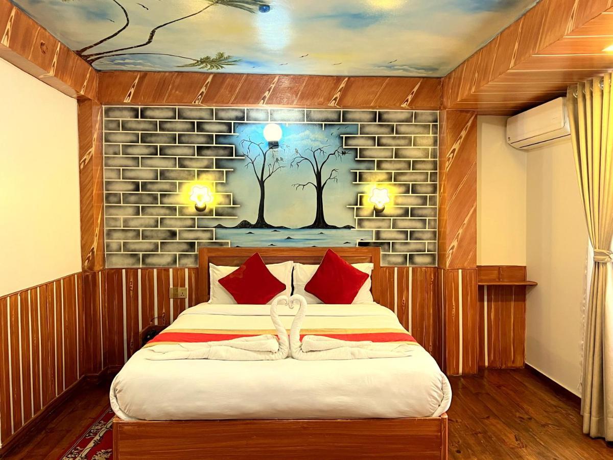 Thamel Seasons Hotel 카트만두 외부 사진