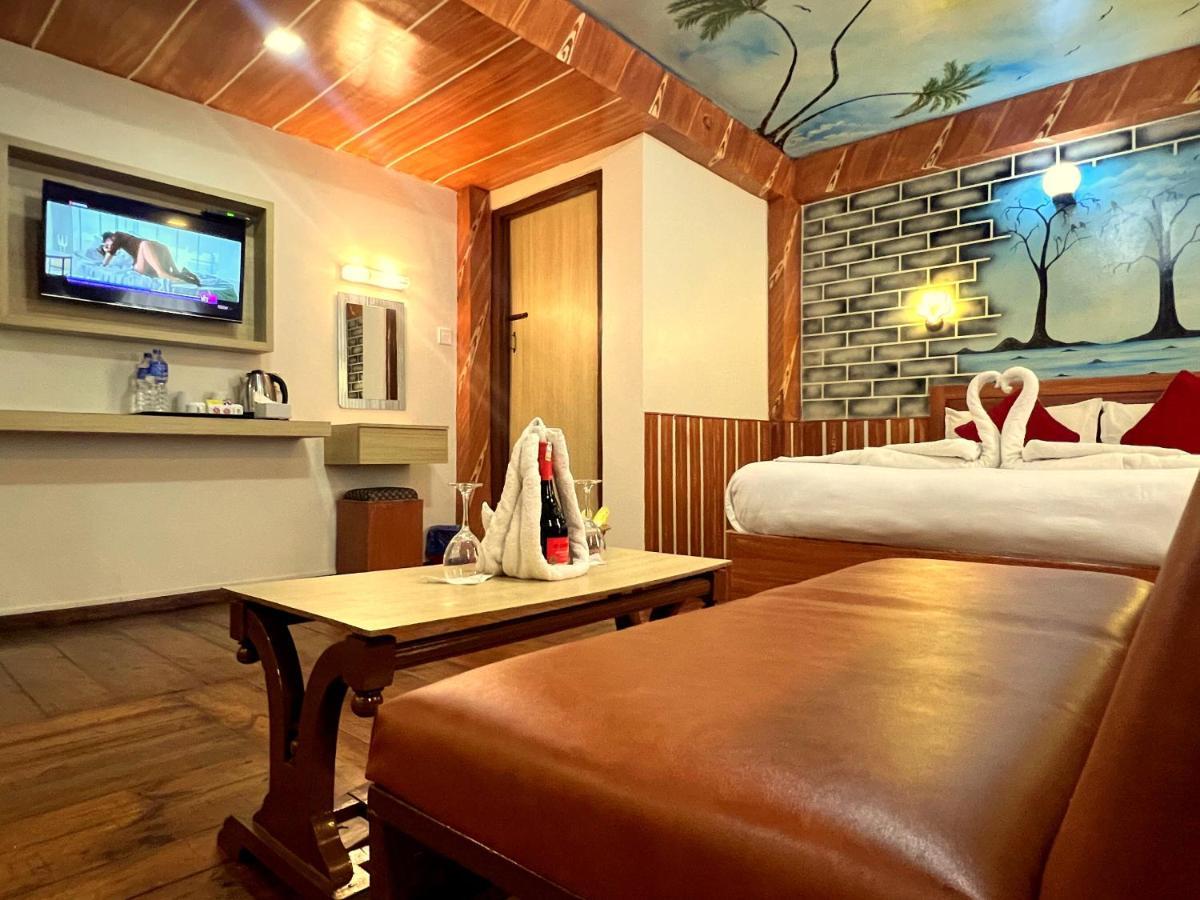 Thamel Seasons Hotel 카트만두 외부 사진